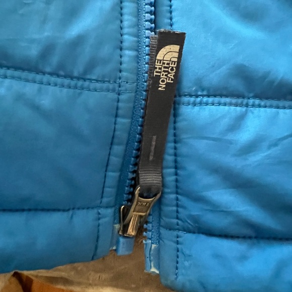 Boys North Face Jacket - Picture 6 of 9